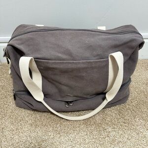 Lo and Sons Catalina Deluxe Small weekender duffel